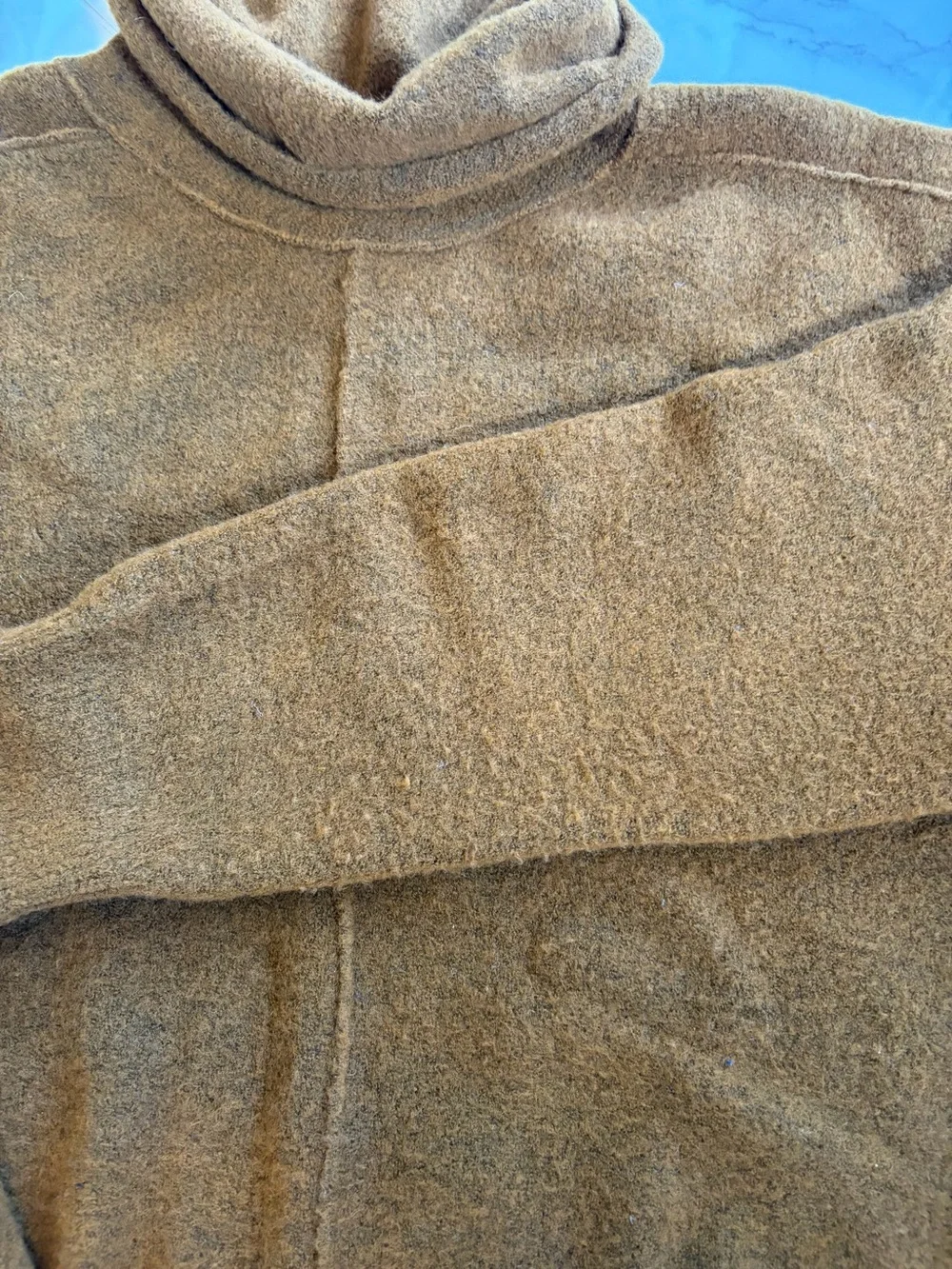 WOMEN’S Turtleneck Sweater in Brandy Brown